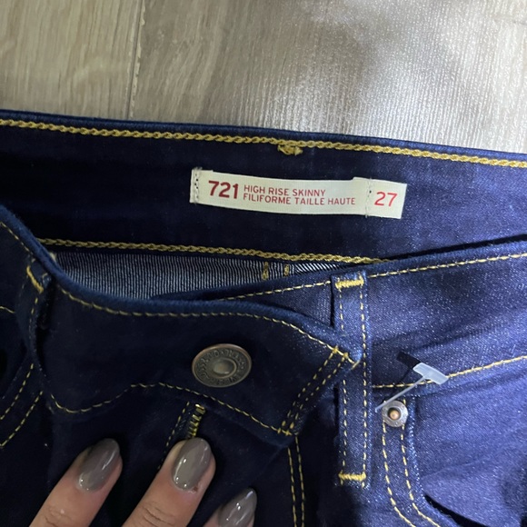 Levis Jeans - Picture 3 of 3